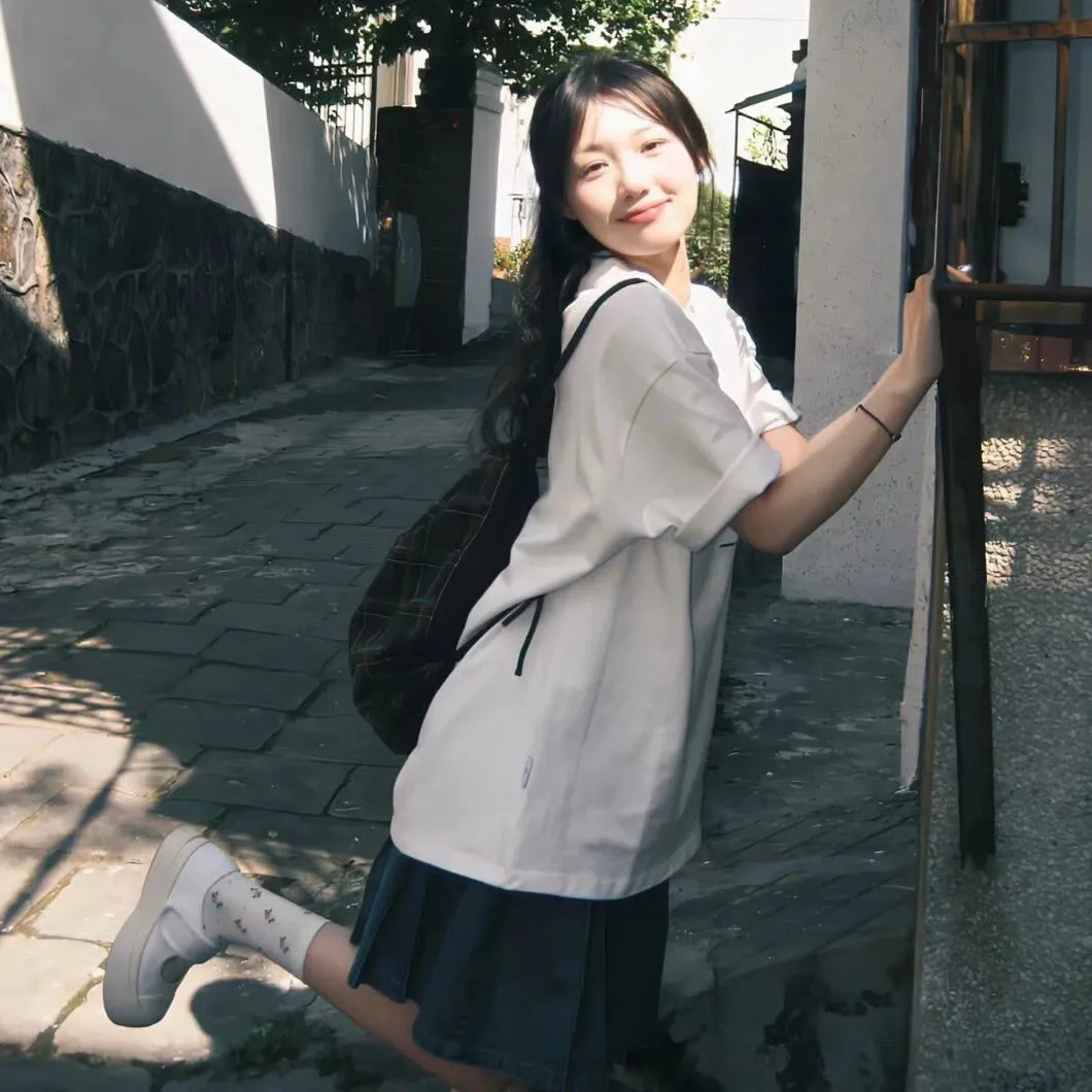 男人转化出机器人铠装