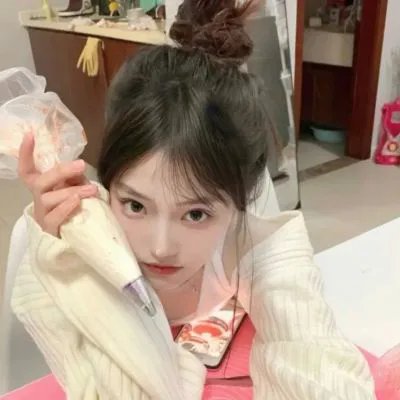 照片里的伴娘